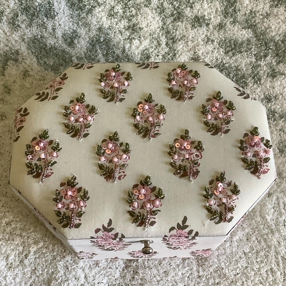 Floral Quilted Octagonal Jewelry Box India NWT - Picture 3 of 14